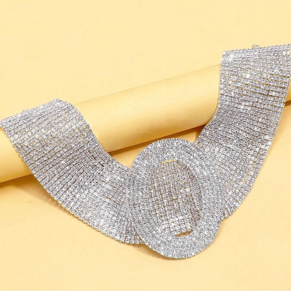 Sparkly Silver Chocker Brand New